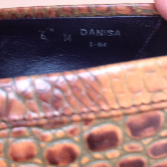 Donald J. Pliner leather loafers, size 6, EUC - Picture 8 of 10